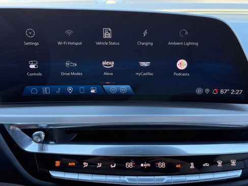 Used 2024 Cadillac Lyriq Luxury w/ LPO, Floor Liner Package image 28