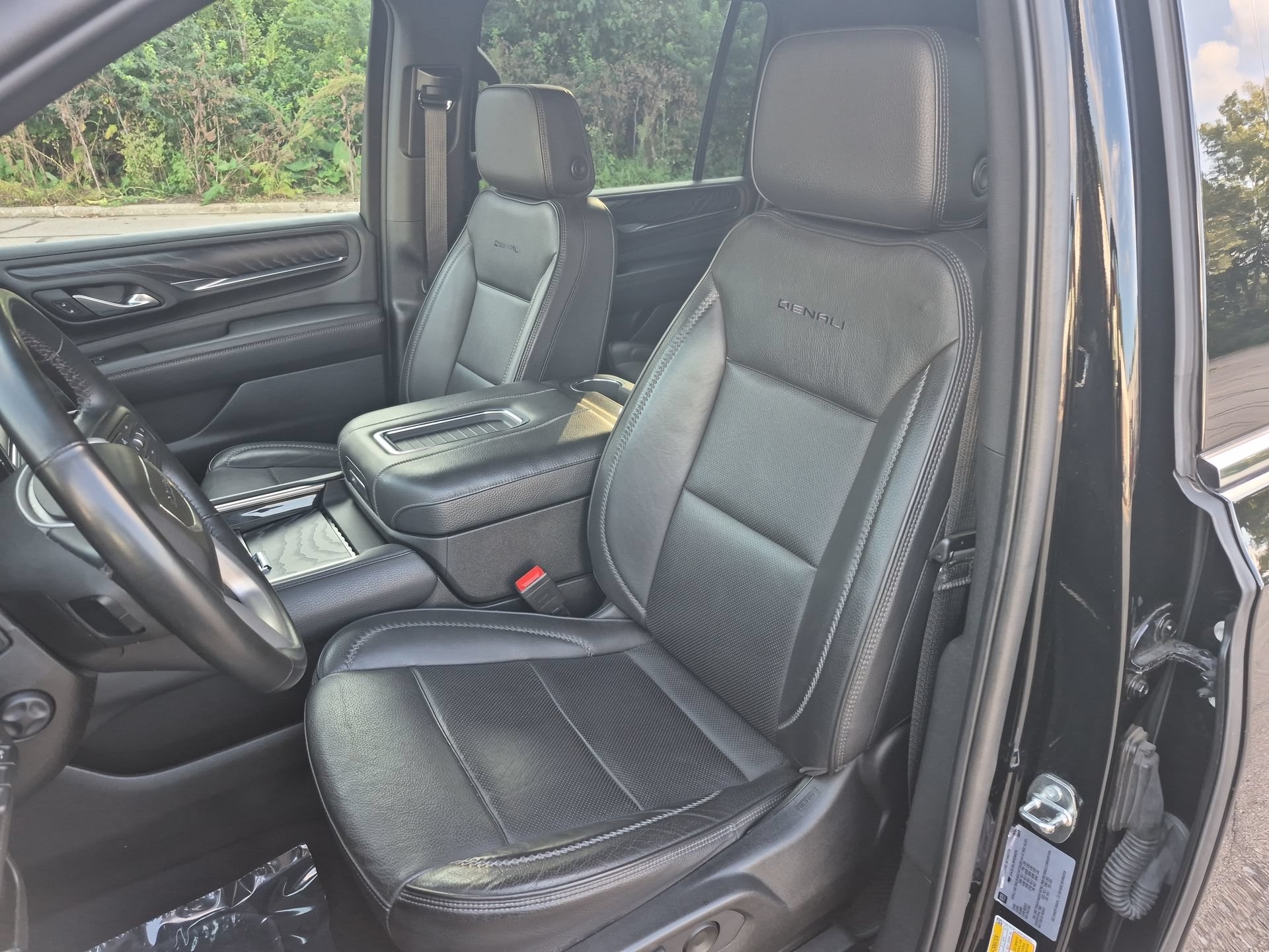 Used 2023 GMC Yukon XL Denali AWD/4WD image 20