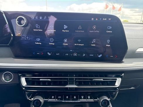 Used 2026 Chevrolet Traverse LT AWD/4WD image 19