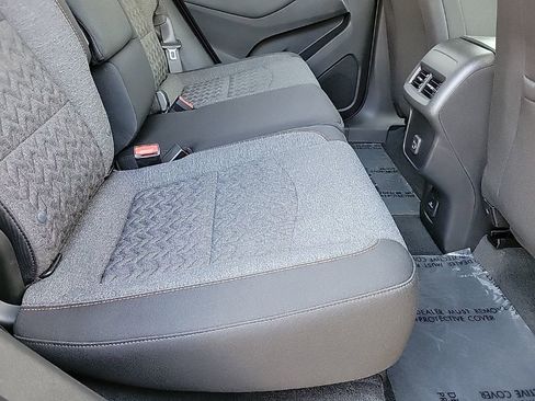 Used 2022 Chevrolet Equinox LT image 17