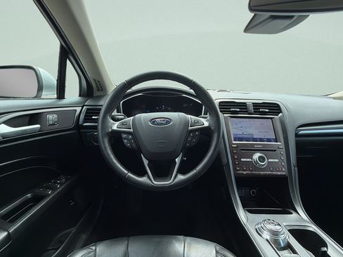 Used 2020 Ford Fusion Energi Titanium FWD image 12