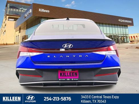 Used 2025 Hyundai Elantra Sport FWD image 8