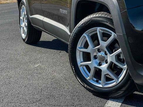 Used 2020 Jeep Renegade Latitude image 3