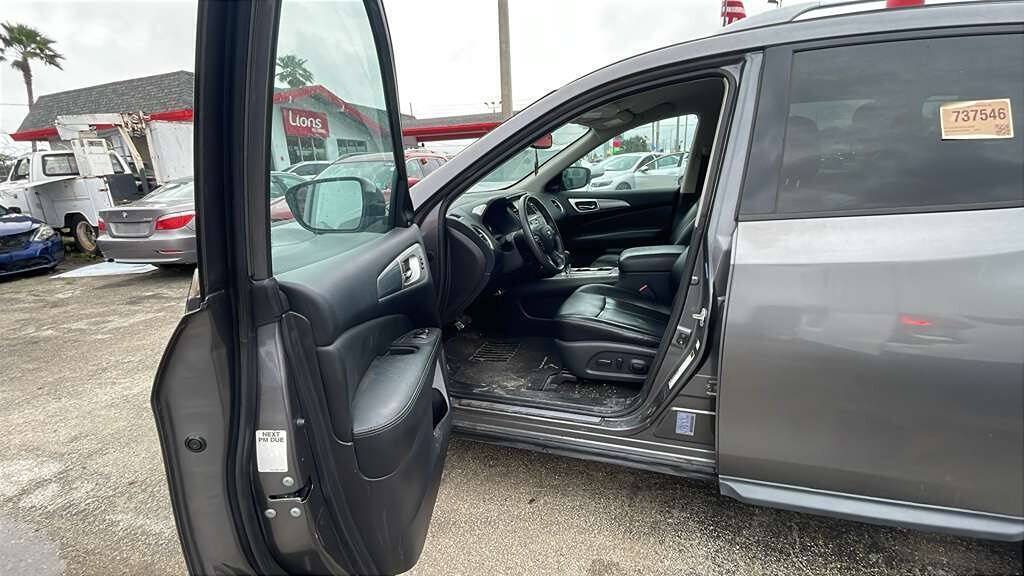Used 2017 Nissan Pathfinder SL FWD image 5