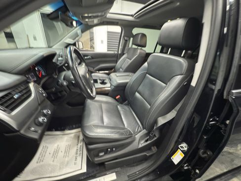 Used 2019 Chevrolet Suburban LT image 13