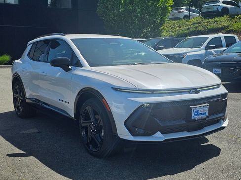 New 2025 Chevrolet Equinox EV RS image 3