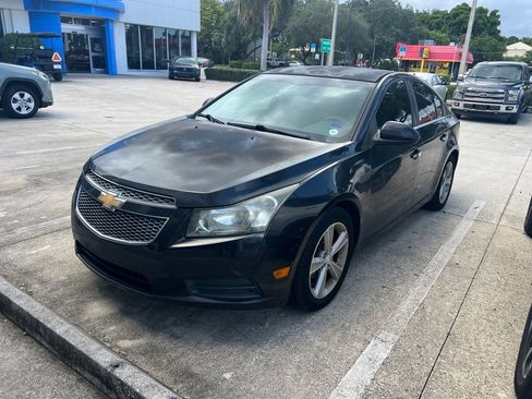 Used 2014 Chevrolet Cruze LT FWD image 2