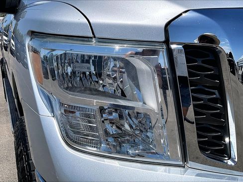 Used 2017 Nissan Titan SV AWD/4WD image 29