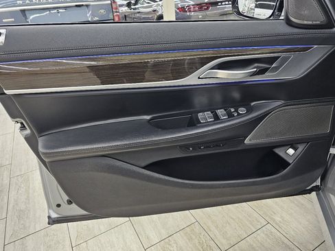 Used 2020 BMW 740i image 41