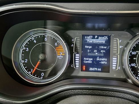 Used 2020 Jeep Cherokee Latitude FWD image 12