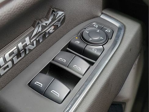 Used 2024 Chevrolet Silverado 1500 High Country w/ Midnight Edition AWD/4WD image 12