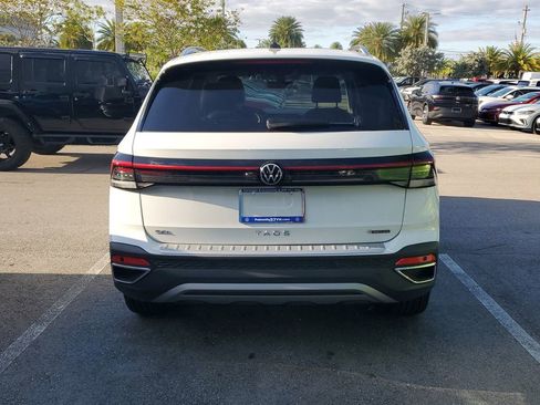 New 2025 Volkswagen Taos SEL image 4