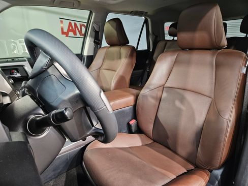 Used 2024 Toyota 4Runner Limited AWD/4WD image 24