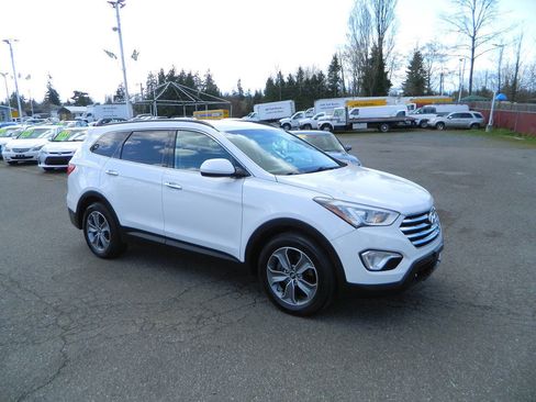 Used 2016 Hyundai Santa Fe SE image 2