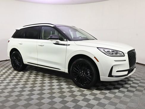 New 2026 Lincoln Corsair Reserve w/ Jet Appearance Package image 8