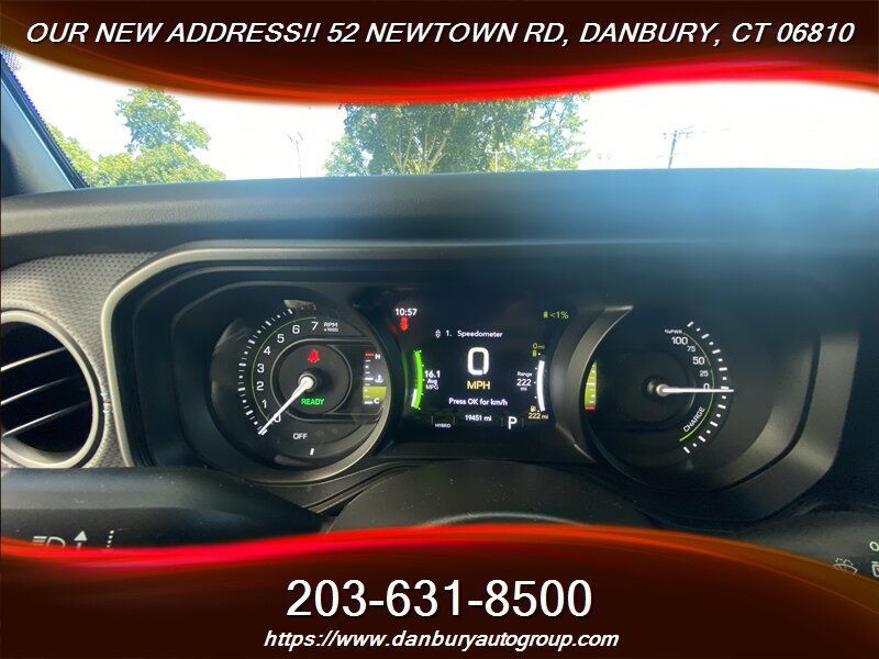 Used 2024 Jeep Wrangler Unlimited Rubicon 4xe w/ Technology Group AWD/4WD image 16