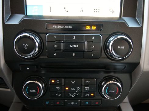 Used 2018 Ford F250 Lariat w/ Lariat Ultimate Package image 33