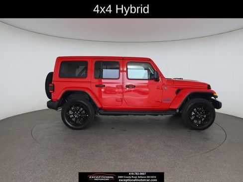 Used 2025 Jeep Wrangler Unlimited Sahara AWD/4WD image 23