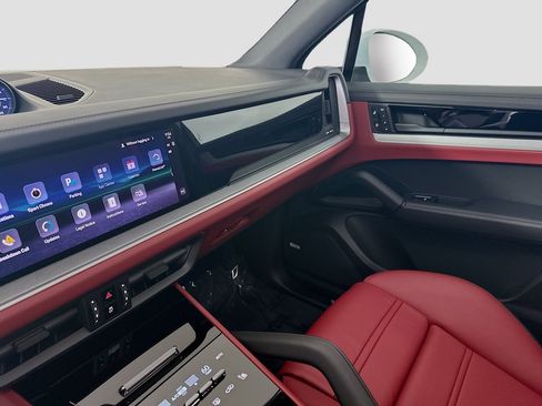 New 2026 Porsche Cayenne E-Hybrid AWD/4WD image 26
