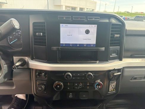 Used 2024 Ford F250 XLT image 11