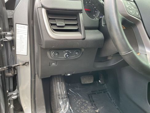 Used 2023 GMC Terrain AT4 image 9