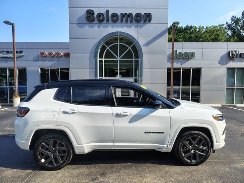 Certified 2025 Jeep Compass Limited w/ High Altitude Package AWD/4WD image 1