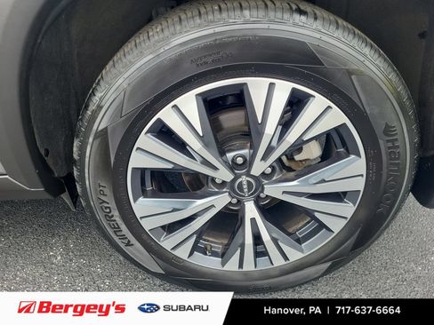 Used 2023 Nissan Rogue SV w/ SV Premium Package AWD/4WD image 19