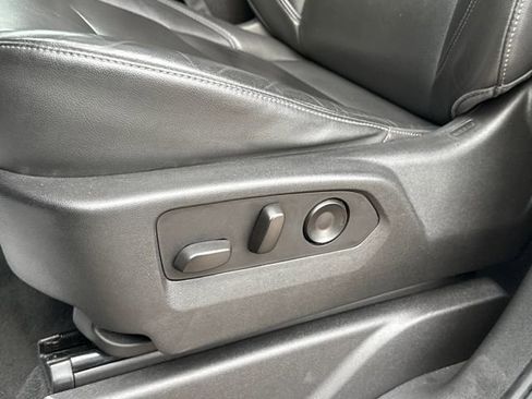 Used 2021 Chevrolet Suburban Z71 w/ Z71 Signature Package image 31