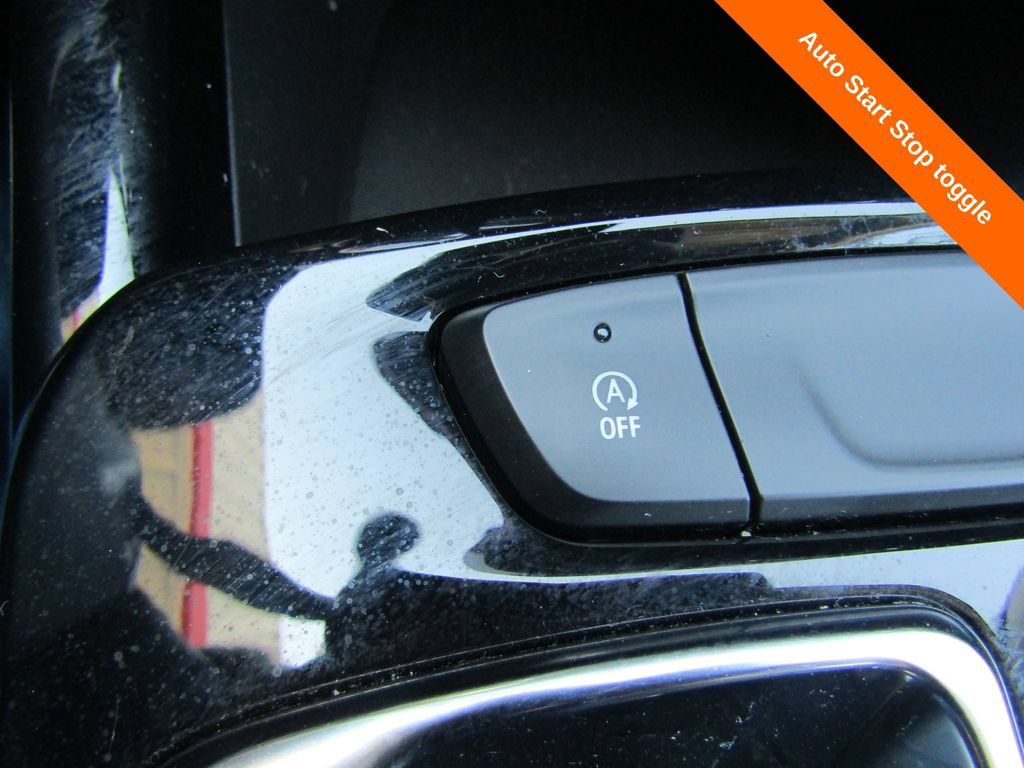 Used 2025 Chevrolet Trax LT w/ LT Convenience Package FWD image 14