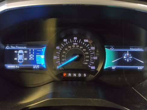 Used 2019 Ford Edge Titanium w/ Equipment Group 301A FWD image 23