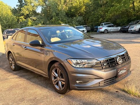 Used 2019 Volkswagen Jetta R-Line FWD image 9