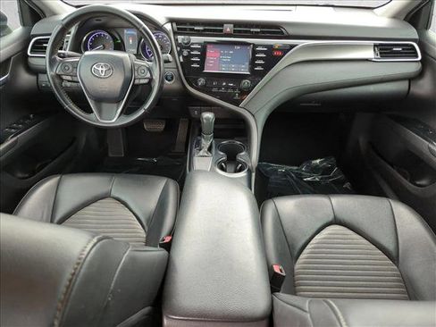 Used 2018 Toyota Camry SE w/ Convenience Package image 16