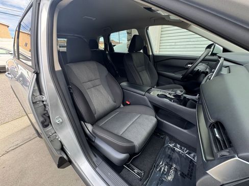 Used 2025 Nissan Rogue SV image 37