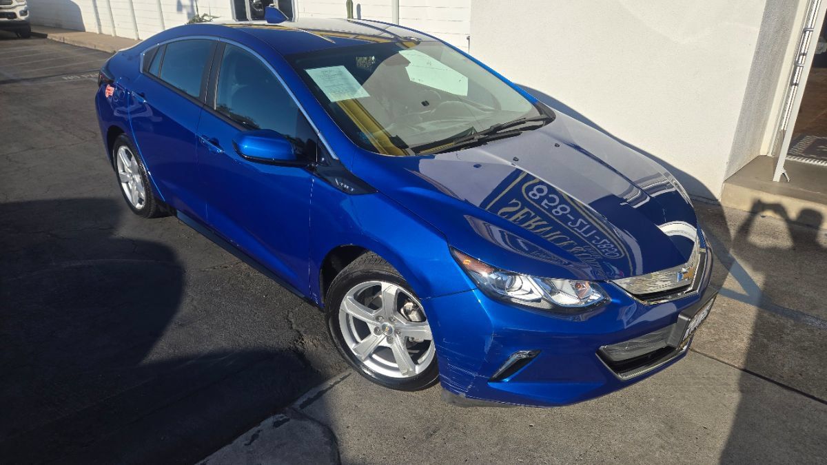 Used 2017 Chevrolet Volt LT FWD image 3