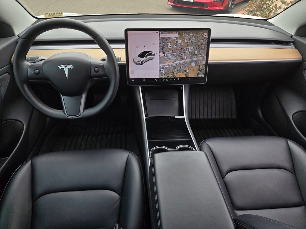 Used 2018 Tesla Model 3 Long Range RWD image 15