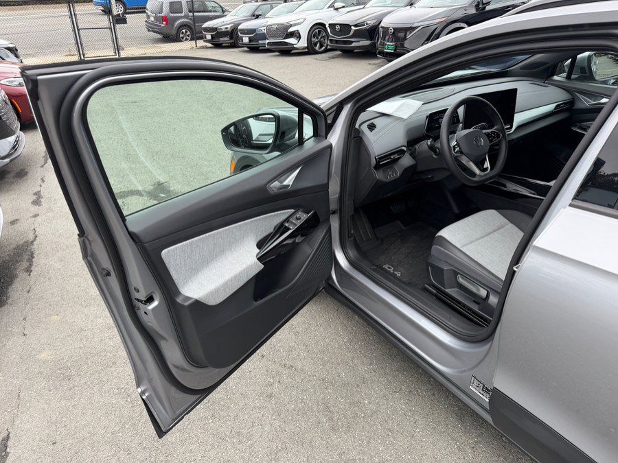 Used 2024 Volkswagen ID.4 Pro AWD/4WD image 9
