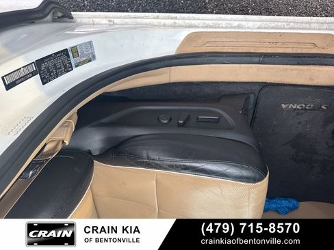 Used 2016 Kia Sedona EX FWD image 38