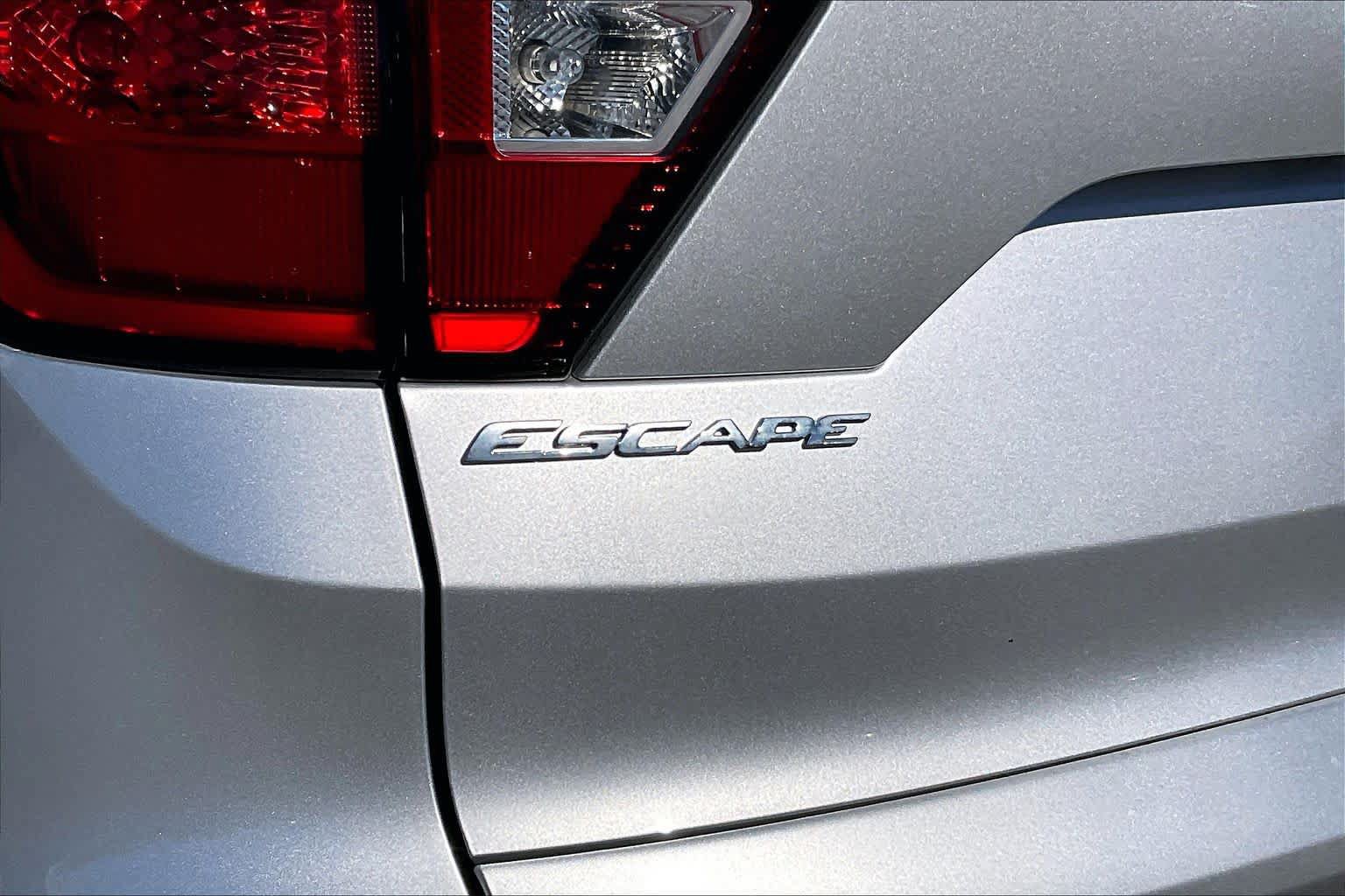 Used 2019 Ford Escape SEL FWD image 10