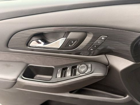 Used 2023 Chevrolet Traverse High Country image 15