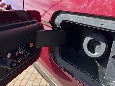 Used 2023 Jeep Grand Cherokee Limited image 38