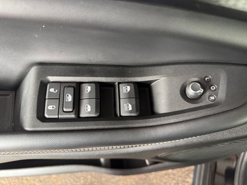 Used 2024 Jeep Grand Cherokee Laredo X RWD image 12