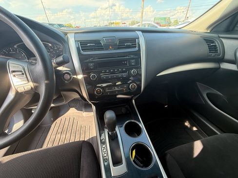 Used 2013 Nissan Altima 2.5 S FWD image 14