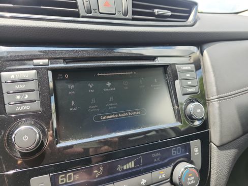 Used 2020 Nissan Rogue SL FWD image 19