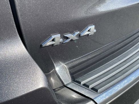 Used 2017 Jeep Grand Cherokee Limited image 9