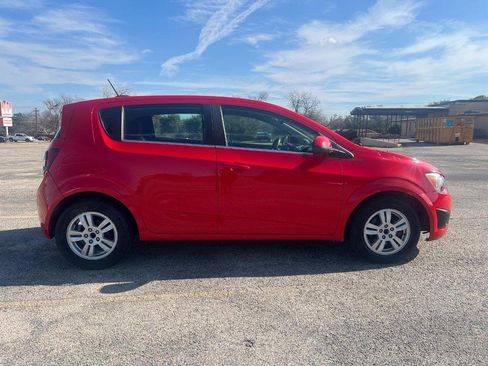 Used 2015 Chevrolet Sonic LT image 5