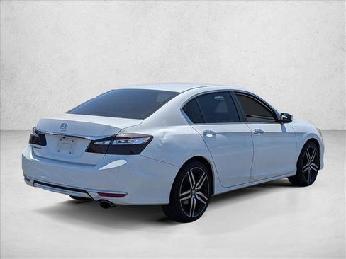 Used 2016 Honda Accord LX image 5