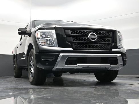 Used 2020 Nissan Titan SV w/ SV Convenience Package image 26