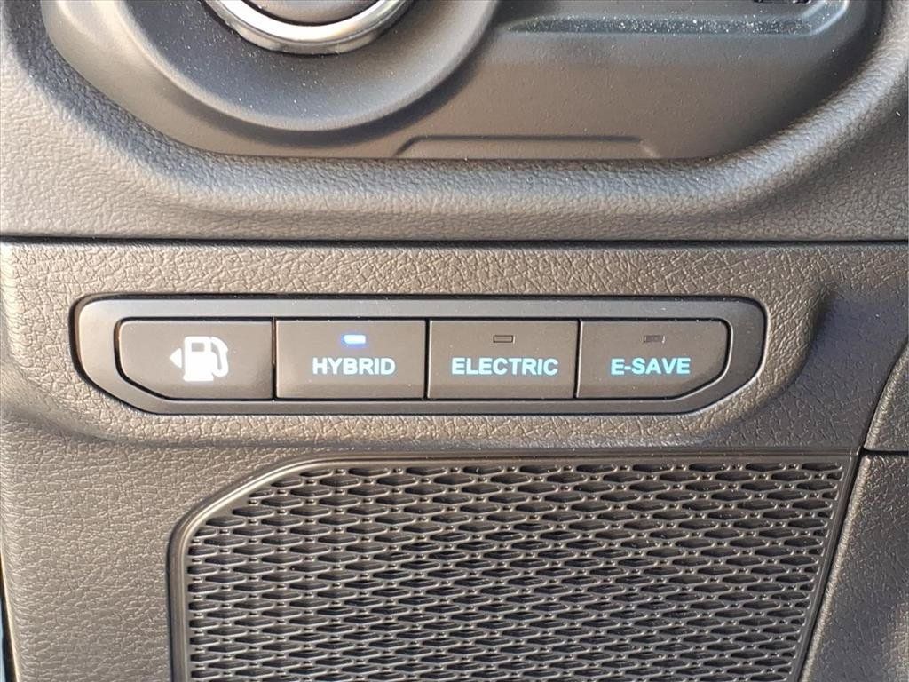 Used 2024 Jeep Wrangler Unlimited Rubicon 4xe w/ Technology Group AWD/4WD image 17