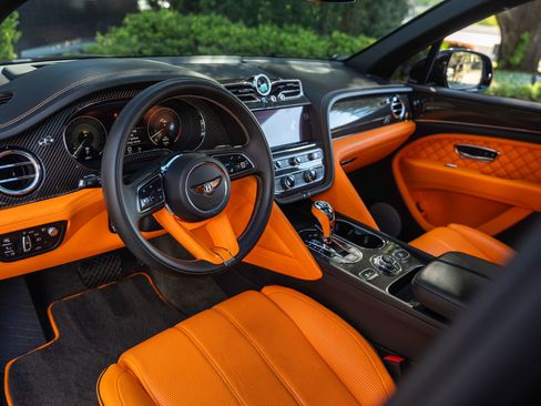 Certified 2023 Bentley Bentayga AWD/4WD image 9