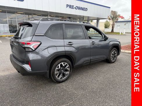 Used 2025 Subaru Forester Premium w/ Protection Package AWD/4WD image 3